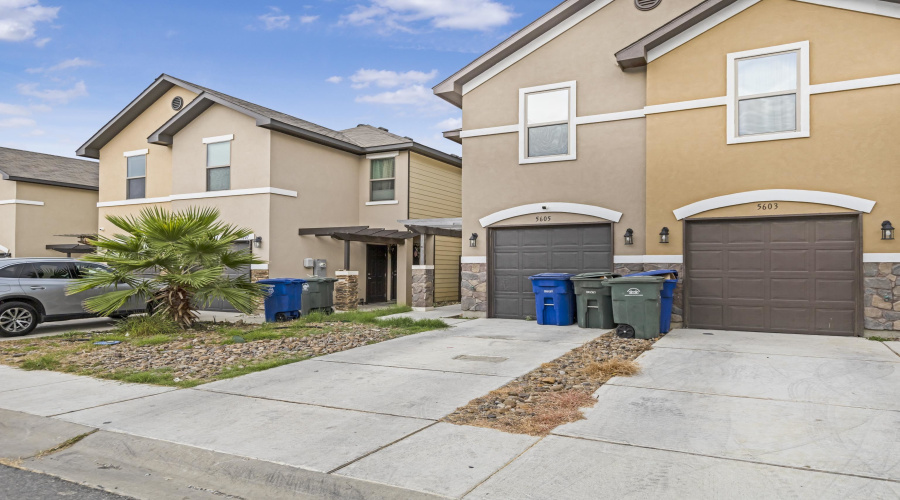 5605 Montevista Dr., Laredo, Texas 78041, 3 Bedrooms Bedrooms, 3 Rooms Rooms,2 BathroomsBathrooms,Residential,For Sale,5605 Montevista Dr.,20262930