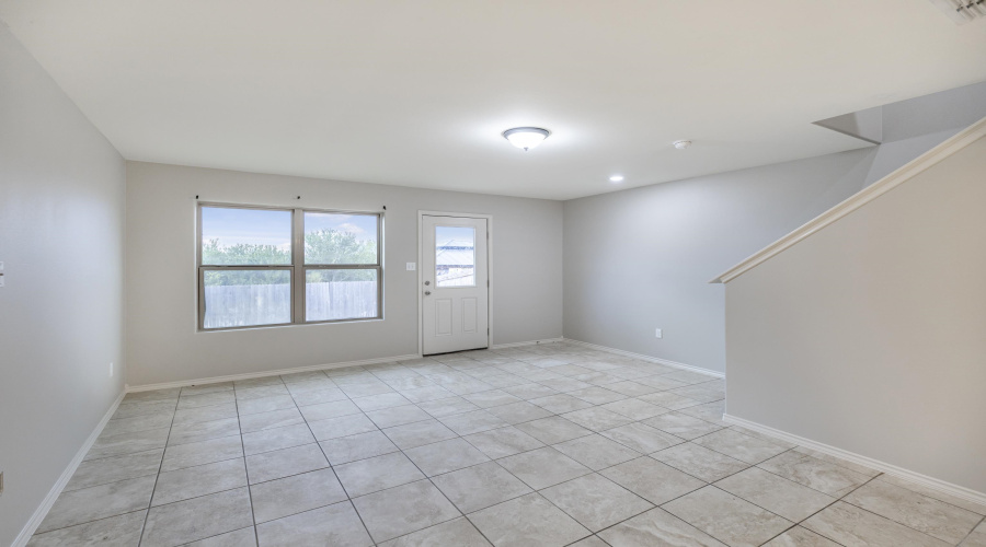 5605 Montevista Dr., Laredo, Texas 78041, 3 Bedrooms Bedrooms, 3 Rooms Rooms,2 BathroomsBathrooms,Residential,For Sale,5605 Montevista Dr.,20262930