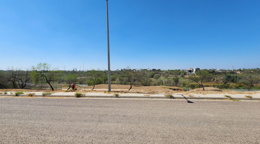 431 Riverview Dr, Laredo, Texas 78046, ,Land,For Sale,431 Riverview Dr,20262942