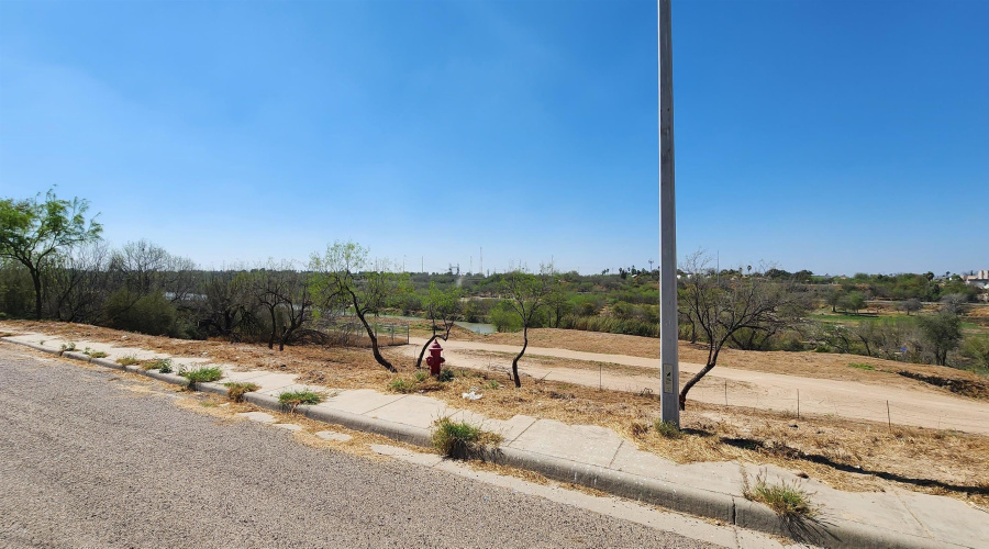 431 Riverview Dr, Laredo, Texas 78046, ,Land,For Sale,431 Riverview Dr,20262942