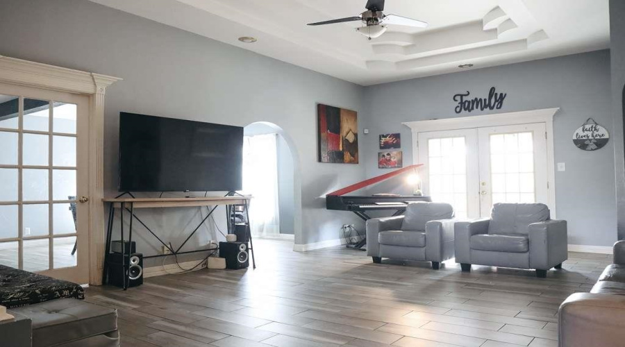 1608 Sherwood Dr, Laredo, Texas 78045, 3 Bedrooms Bedrooms, 5 Rooms Rooms,2 BathroomsBathrooms,Residential,For Sale,1608 Sherwood Dr,20261760