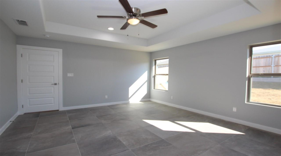 1009 La Muralla St, Laredo, Texas 78046, 4 Bedrooms Bedrooms, 6 Rooms Rooms,2 BathroomsBathrooms,Residential,For Rent,1009 La Muralla St,20262931