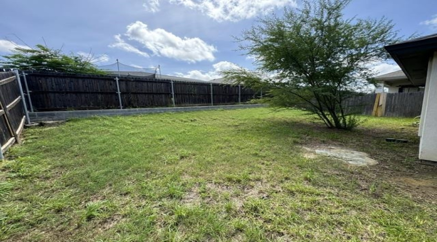 1009 La Muralla St, Laredo, Texas 78046, 4 Bedrooms Bedrooms, 6 Rooms Rooms,2 BathroomsBathrooms,Residential,For Rent,1009 La Muralla St,20262931