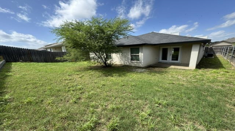 1009 La Muralla St, Laredo, Texas 78046, 4 Bedrooms Bedrooms, 6 Rooms Rooms,2 BathroomsBathrooms,Residential,For Rent,1009 La Muralla St,20262931