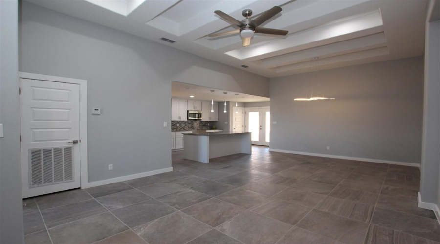 1009 La Muralla St, Laredo, Texas 78046, 4 Bedrooms Bedrooms, 6 Rooms Rooms,2 BathroomsBathrooms,Residential,For Rent,1009 La Muralla St,20262931