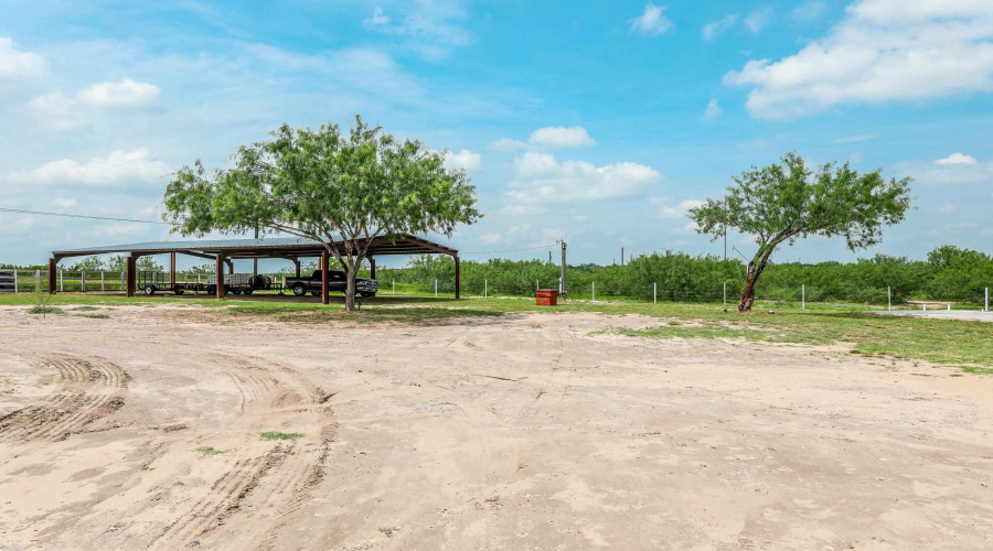 122 Los Potreritos Rd, San Ygnacio, Texas 78067, 4 Bedrooms Bedrooms, 6 Rooms Rooms,2 BathroomsBathrooms,Residential,For Sale,122 Los Potreritos Rd,20262932