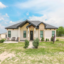 122 Los Potreritos Rd, San Ygnacio, Texas 78067, 4 Bedrooms Bedrooms, 6 Rooms Rooms,2 BathroomsBathrooms,Residential,For Sale,122 Los Potreritos Rd,20262932