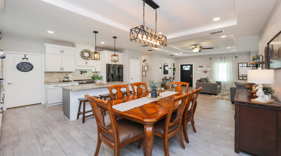 122 Los Potreritos Rd, San Ygnacio, Texas 78067, 4 Bedrooms Bedrooms, 6 Rooms Rooms,2 BathroomsBathrooms,Residential,For Sale,122 Los Potreritos Rd,20262932