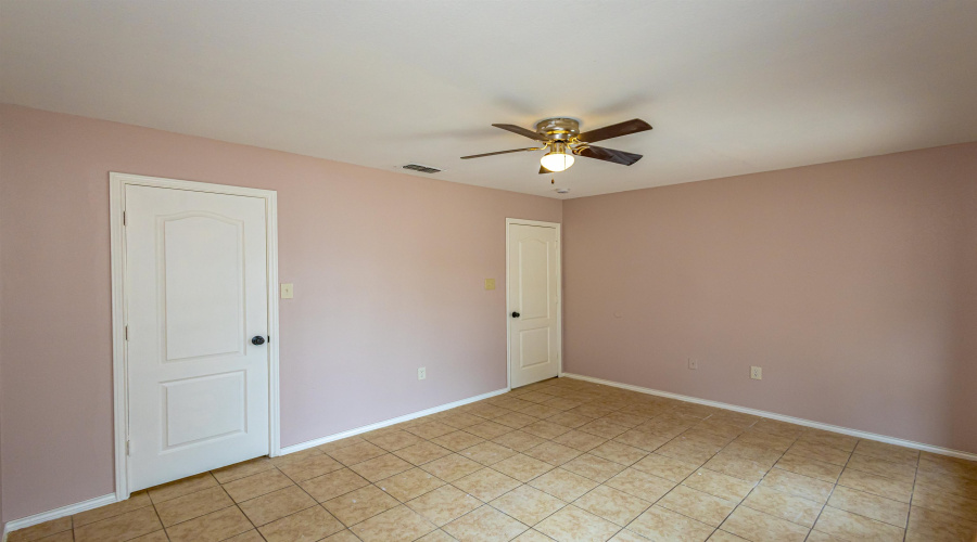 614 Susie Dr, LAREDO, Texas 78046, 3 Bedrooms Bedrooms, 5 Rooms Rooms,2 BathroomsBathrooms,Residential,For Sale,614 Susie Dr,20262936
