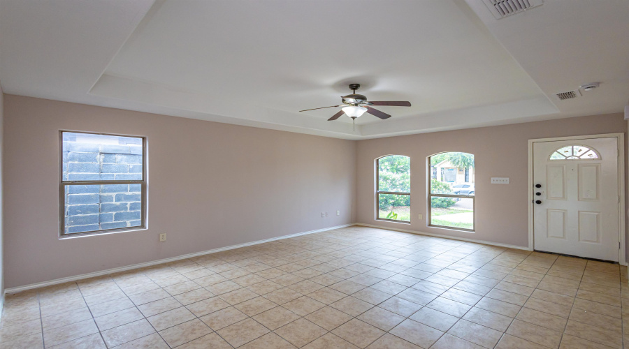 614 Susie Dr, LAREDO, Texas 78046, 3 Bedrooms Bedrooms, 5 Rooms Rooms,2 BathroomsBathrooms,Residential,For Sale,614 Susie Dr,20262936