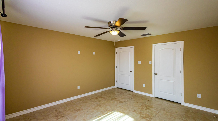 513 Graneros Ave., Laredo, Texas 78046, 3 Bedrooms Bedrooms, 5 Rooms Rooms,2 BathroomsBathrooms,Residential,For Sale,513 Graneros Ave.,20262938
