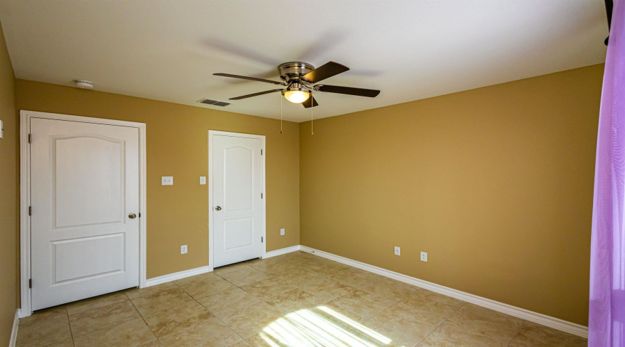 513 Graneros Ave., Laredo, Texas 78046, 3 Bedrooms Bedrooms, 5 Rooms Rooms,2 BathroomsBathrooms,Residential,For Sale,513 Graneros Ave.,20262938