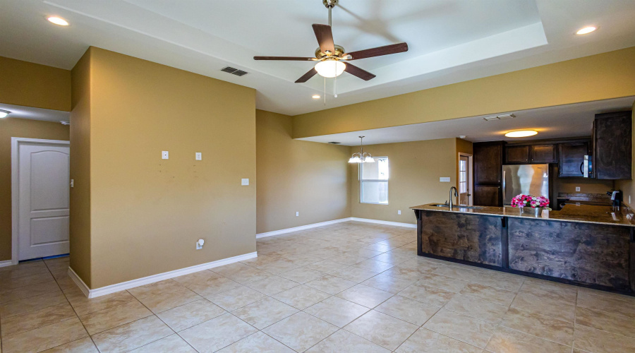 513 Graneros Ave., Laredo, Texas 78046, 3 Bedrooms Bedrooms, 5 Rooms Rooms,2 BathroomsBathrooms,Residential,For Sale,513 Graneros Ave.,20262938