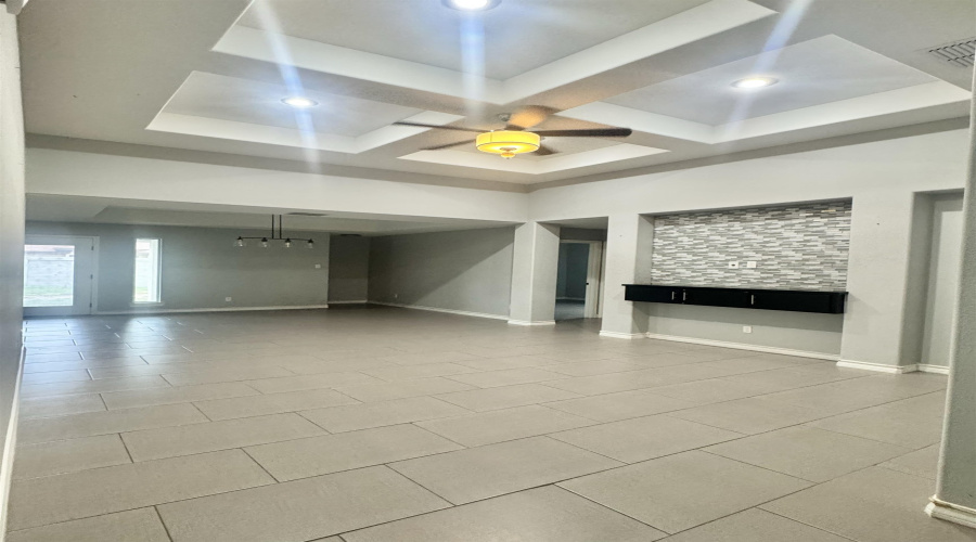 203 Desert Palm Dr., Laredo, Texas 78041, 3 Bedrooms Bedrooms, 5 Rooms Rooms,2 BathroomsBathrooms,Residential,For Rent,203 Desert Palm Dr.,20262939