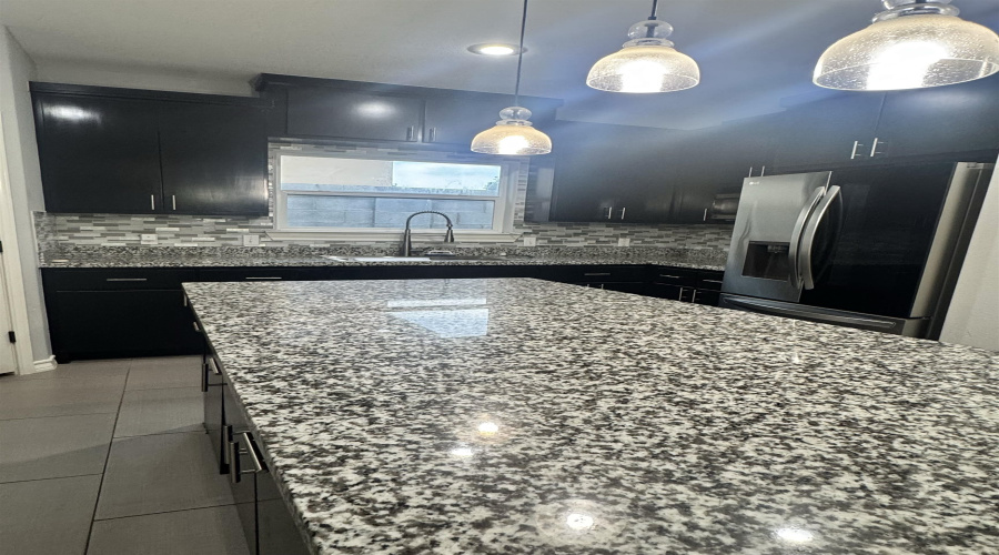 203 Desert Palm Dr., Laredo, Texas 78041, 3 Bedrooms Bedrooms, 5 Rooms Rooms,2 BathroomsBathrooms,Residential,For Rent,203 Desert Palm Dr.,20262939