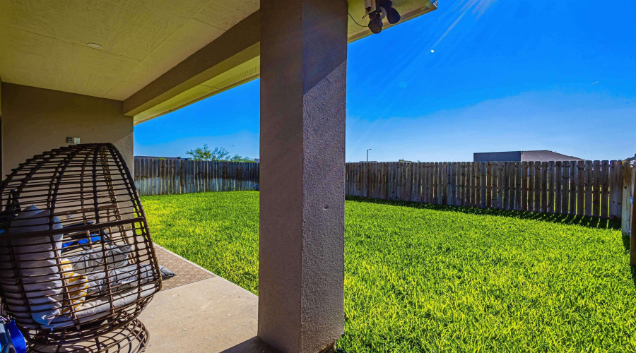1428 Los Estribos Dr., Laredo, Texas 78046, 3 Bedrooms Bedrooms, 6 Rooms Rooms,2 BathroomsBathrooms,Residential,For Sale,1428 Los Estribos Dr.,20262940