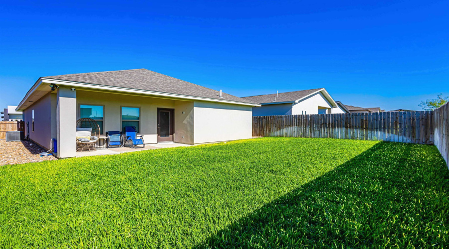 1428 Los Estribos Dr., Laredo, Texas 78046, 3 Bedrooms Bedrooms, 6 Rooms Rooms,2 BathroomsBathrooms,Residential,For Sale,1428 Los Estribos Dr.,20262940