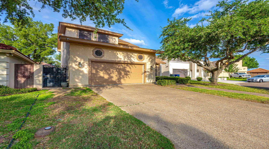 8507 Callow Ct, Laredo, Texas 78045, 3 Bedrooms Bedrooms, 7 Rooms Rooms,5 BathroomsBathrooms,Residential,For Sale,8507 Callow Ct,20262941