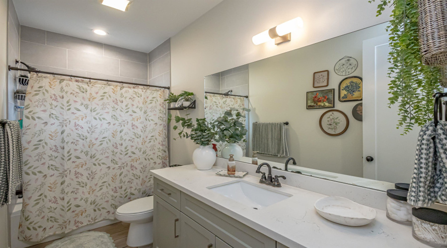 1316 Sambar Lp, Laredo, Texas 78045, 5 Bedrooms Bedrooms, 9 Rooms Rooms,3 BathroomsBathrooms,Residential,For Sale,1316 Sambar Lp,20262943