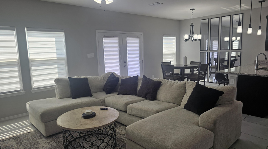 4225 Gavilan Dr., Laredo, Texas 78046, 4 Bedrooms Bedrooms, 7 Rooms Rooms,2 BathroomsBathrooms,Residential,For Sale,4225 Gavilan Dr.,20262949