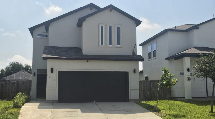 4225 Gavilan Dr., Laredo, Texas 78046, 4 Bedrooms Bedrooms, 7 Rooms Rooms,2 BathroomsBathrooms,Residential,For Sale,4225 Gavilan Dr.,20262949