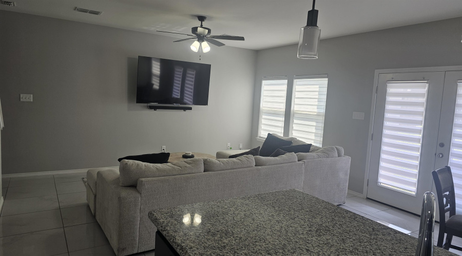 4225 Gavilan Dr., Laredo, Texas 78046, 4 Bedrooms Bedrooms, 7 Rooms Rooms,2 BathroomsBathrooms,Residential,For Sale,4225 Gavilan Dr.,20262949