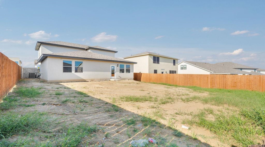 5410 Brahman Ln., Laredo, Texas 78046, 4 Bedrooms Bedrooms, 7 Rooms Rooms,2 BathroomsBathrooms,Residential,For Sale,5410 Brahman Ln.,20262954