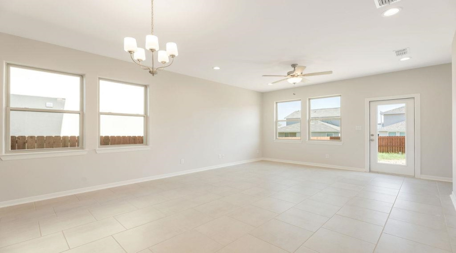 5410 Brahman Ln., Laredo, Texas 78046, 4 Bedrooms Bedrooms, 7 Rooms Rooms,2 BathroomsBathrooms,Residential,For Sale,5410 Brahman Ln.,20262954