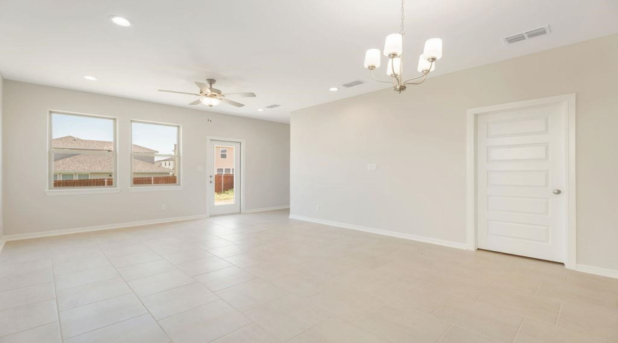 5410 Brahman Ln., Laredo, Texas 78046, 4 Bedrooms Bedrooms, 7 Rooms Rooms,2 BathroomsBathrooms,Residential,For Sale,5410 Brahman Ln.,20262954