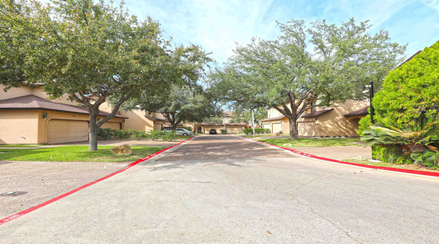 510 Shiloh Dr, Laredo, Texas 78045, 3 Bedrooms Bedrooms, 5 Rooms Rooms,2 BathroomsBathrooms,Residential,For Rent,510 Shiloh Dr,20262957