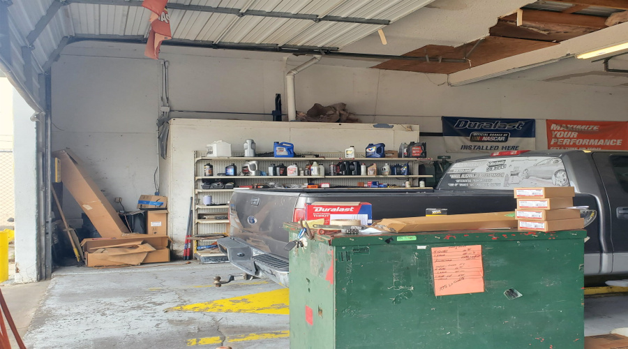 3001 E Saunders St, Laredo, Texas 78043, 1 Room Rooms,2 BathroomsBathrooms,Commercial retail/office,For Sale,3001 E Saunders St,20262965