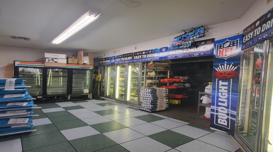 3001 E Saunders St, Laredo, Texas 78043, 1 Room Rooms,2 BathroomsBathrooms,Commercial retail/office,For Sale,3001 E Saunders St,20262965