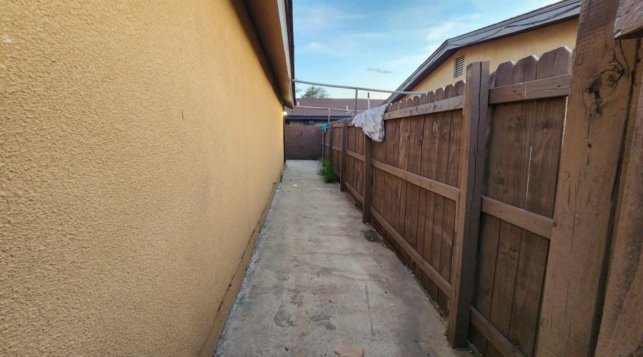 301 Soria Dr, laredo, Texas 78046, ,Multi-family,For Sale,301 Soria Dr,20262959