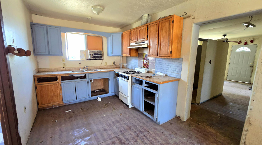 605 Lyon St, Laredo, Texas 78040-5249, 3 Bedrooms Bedrooms, 5 Rooms Rooms,1 BathroomBathrooms,Residential,For Sale,605 Lyon St,20262961