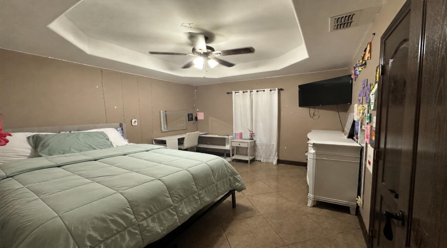 1407 N Cedar Ave, Hebbronville, Texas 78361, 4 Bedrooms Bedrooms, 7 Rooms Rooms,2 BathroomsBathrooms,Residential,For Sale,1407 N Cedar Ave,20262962