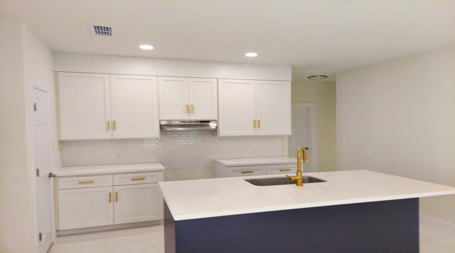 6701 El Freno, Laredo, Texas 78046, 3 Bedrooms Bedrooms, 5 Rooms Rooms,2 BathroomsBathrooms,Residential,For Sale,6701 El Freno,20262964