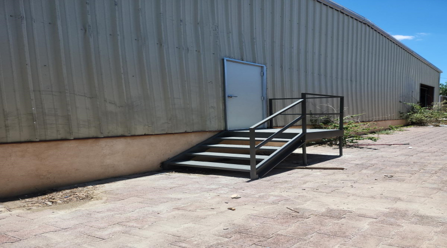 117 Flecha Ln, Laredo, Texas 78045, 1 Bedroom Bedrooms, 6 Rooms Rooms,3 BathroomsBathrooms,Commercial/industrial,For Rent,117 Flecha Ln,20262971