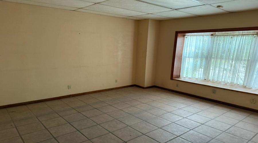 117 Flecha Ln, Laredo, Texas 78045, 1 Bedroom Bedrooms, 6 Rooms Rooms,3 BathroomsBathrooms,Commercial/industrial,For Rent,117 Flecha Ln,20262971