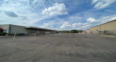 117 Flecha Ln, Laredo, Texas 78045, 1 Bedroom Bedrooms, 6 Rooms Rooms,3 BathroomsBathrooms,Commercial/industrial,For Rent,117 Flecha Ln,20262971