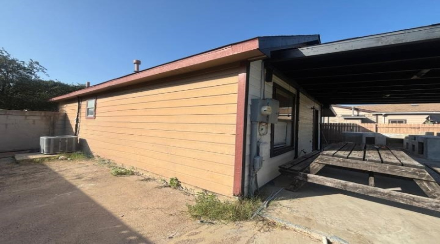 1415 Quail Creek Rd, Laredo, Texas 78045, 2 Bedrooms Bedrooms, 3 Rooms Rooms,1 BathroomBathrooms,Residential,For Sale,1415 Quail Creek Rd,20262972