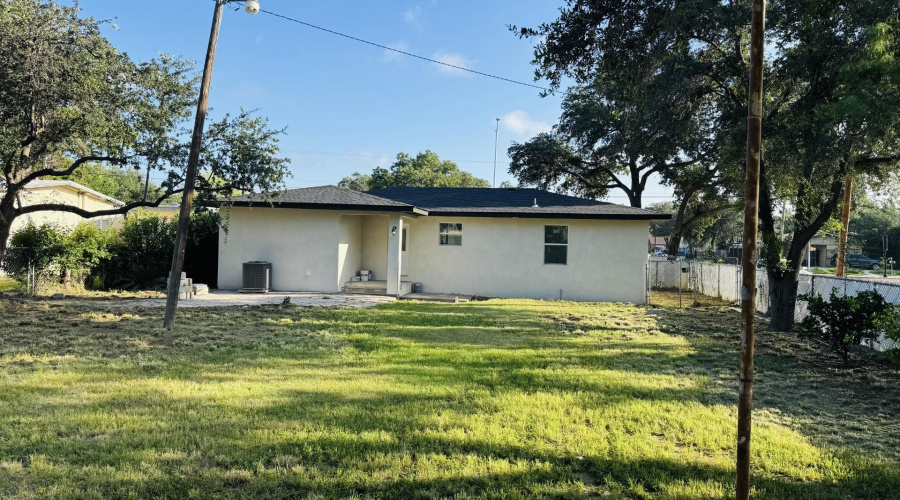 2619 Clark Blvd, Lareedo, Texas 78043, 3 Bedrooms Bedrooms, 5 Rooms Rooms,2 BathroomsBathrooms,Residential,For Sale,2619 Clark Blvd,20262973