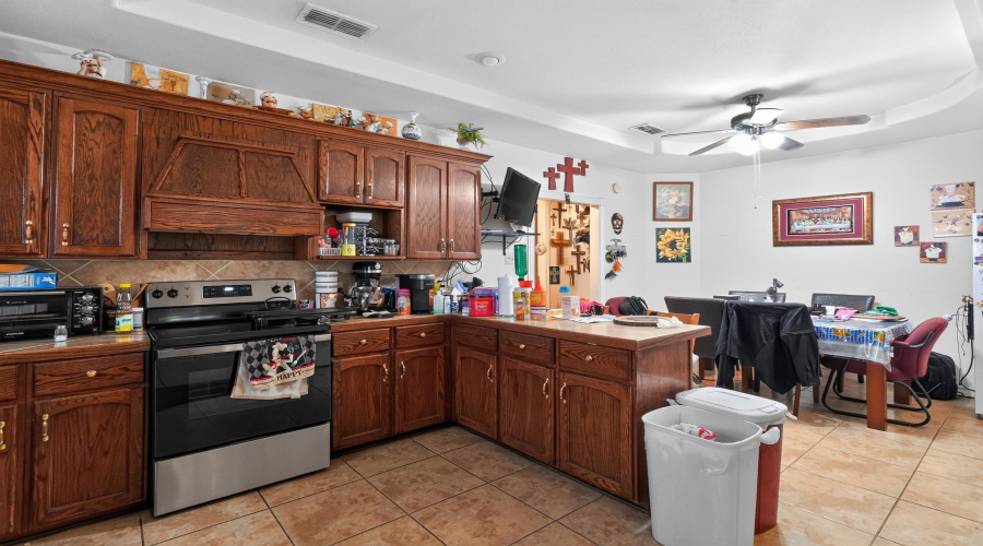 4218 Jalapa St, Laredo, Texas 78046, 3 Bedrooms Bedrooms, 6 Rooms Rooms,2 BathroomsBathrooms,Residential,For Sale,4218 Jalapa St,20262976