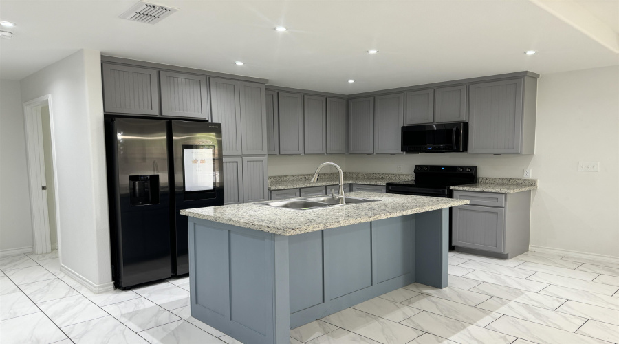 2931 Rowan Dr, Laredo, Texas 78046, 3 Bedrooms Bedrooms, 5 Rooms Rooms,2 BathroomsBathrooms,Residential,For Rent,2931 Rowan Dr,20262978