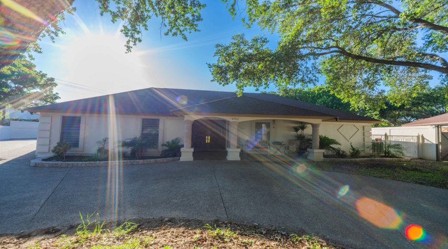 2916 Edgefield Ct, Laredo, Texas 78045, 3 Bedrooms Bedrooms, 6 Rooms Rooms,3 BathroomsBathrooms,Residential,For Rent,2916 Edgefield Ct,20262979