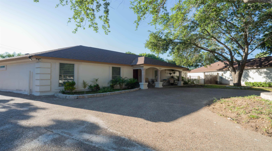 2916 Edgefield Ct, Laredo, Texas 78045, 3 Bedrooms Bedrooms, 6 Rooms Rooms,3 BathroomsBathrooms,Residential,For Rent,2916 Edgefield Ct,20262979