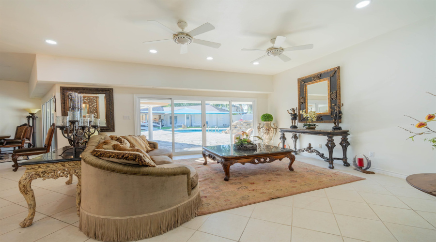 2916 Edgefield Ct, Laredo, Texas 78045, 3 Bedrooms Bedrooms, 6 Rooms Rooms,3 BathroomsBathrooms,Residential,For Rent,2916 Edgefield Ct,20262979