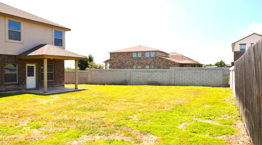 616 Laja Lp., Laredo, Texas 78045-6927, 4 Bedrooms Bedrooms, 7 Rooms Rooms,3 BathroomsBathrooms,Residential,For Sale,616 Laja Lp.,20262982