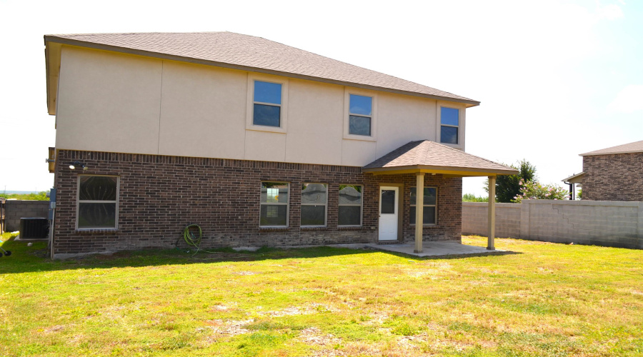 616 Laja Lp., Laredo, Texas 78045-6927, 4 Bedrooms Bedrooms, 7 Rooms Rooms,3 BathroomsBathrooms,Residential,For Sale,616 Laja Lp.,20262982