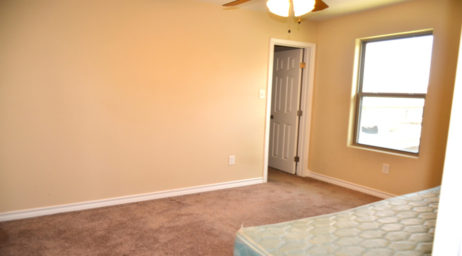 616 Laja Lp., Laredo, Texas 78045-6927, 4 Bedrooms Bedrooms, 7 Rooms Rooms,3 BathroomsBathrooms,Residential,For Sale,616 Laja Lp.,20262982