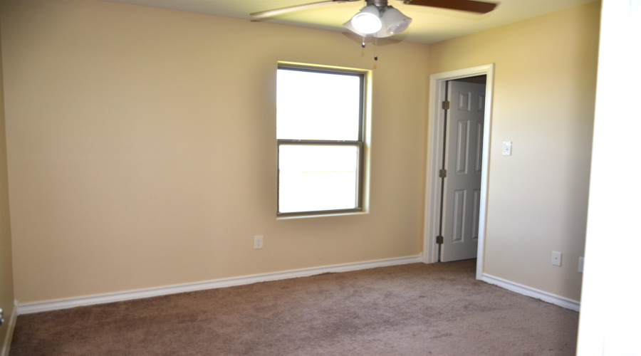 616 Laja Lp., Laredo, Texas 78045-6927, 4 Bedrooms Bedrooms, 7 Rooms Rooms,3 BathroomsBathrooms,Residential,For Sale,616 Laja Lp.,20262982